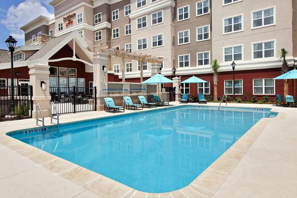 Riverside Hotel
