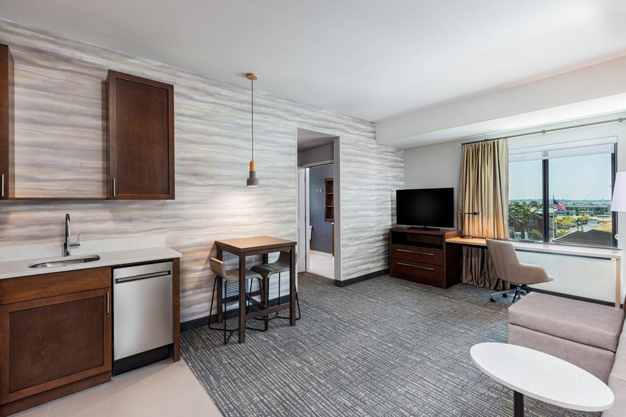 Riverside 3*